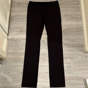 Lululemon skinny groove pant full on luon black size 8